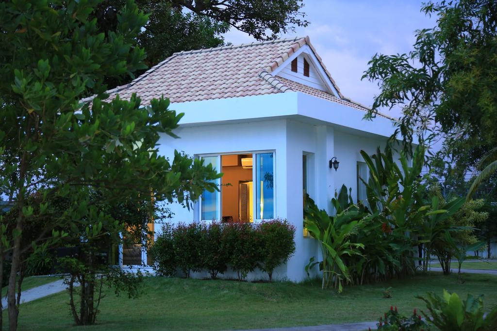 Mango Beach Resort Трат Екстериор снимка